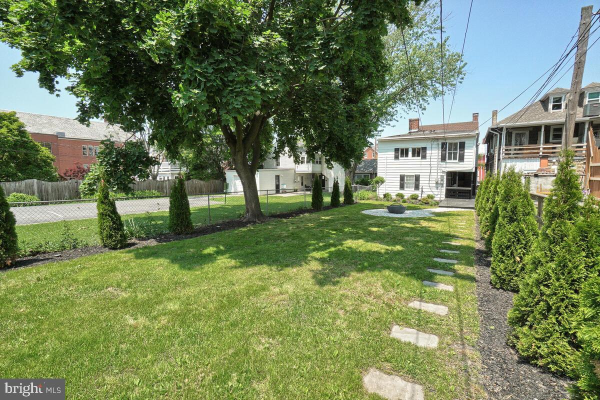 141 York St