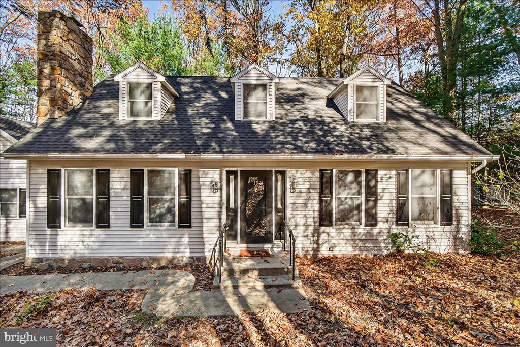 19 WHITE PINE DRIVE