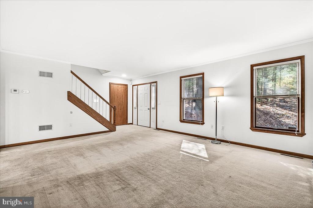 19 WHITE PINE DRIVE