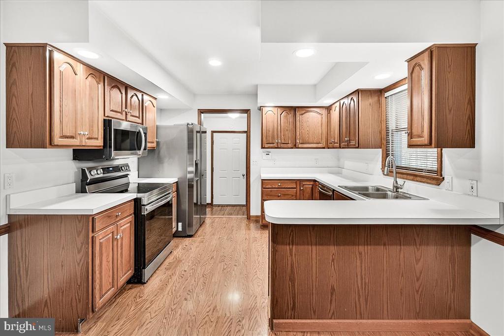 19 WHITE PINE DRIVE