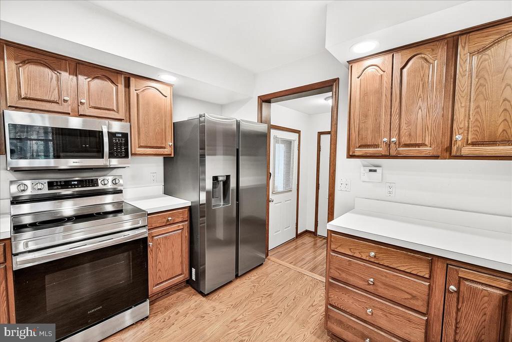 19 WHITE PINE DRIVE