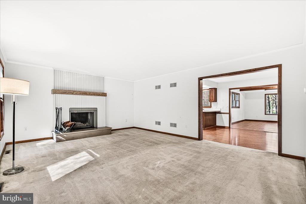 19 WHITE PINE DRIVE