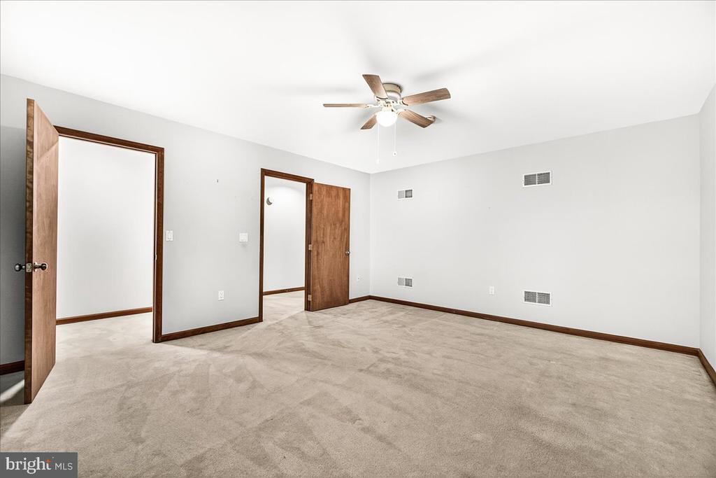 19 WHITE PINE DRIVE