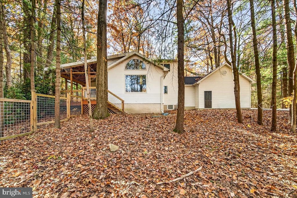 19 WHITE PINE DRIVE