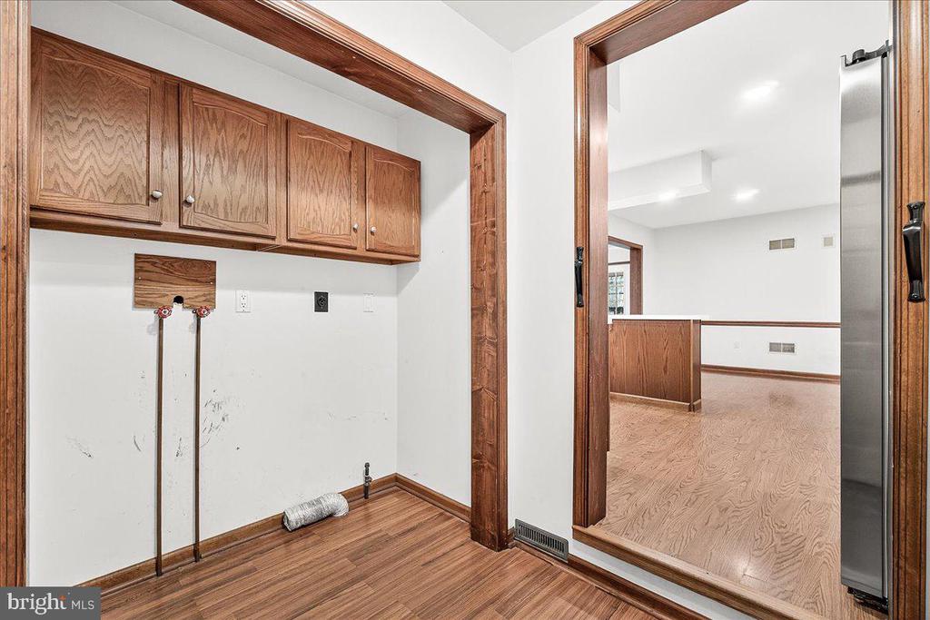 19 WHITE PINE DRIVE