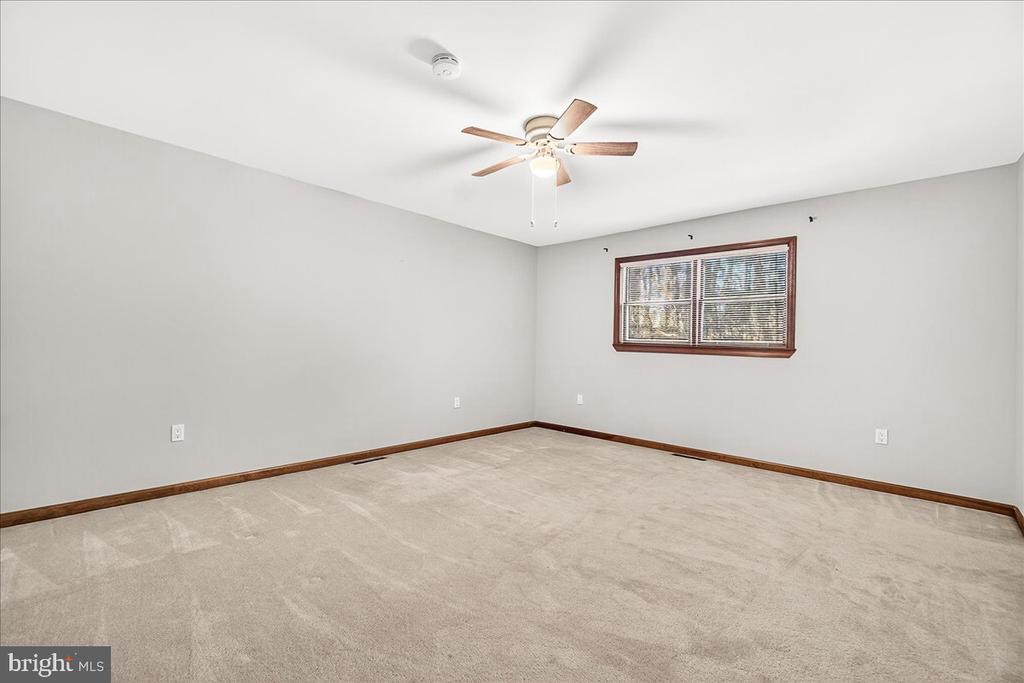 19 WHITE PINE DRIVE
