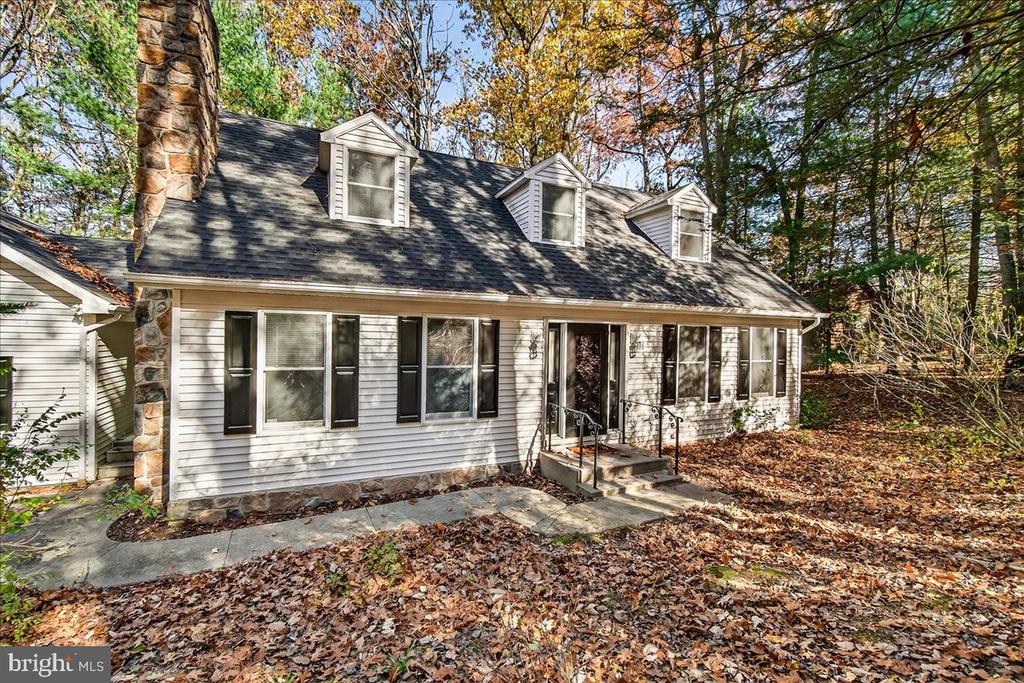 19 WHITE PINE DRIVE