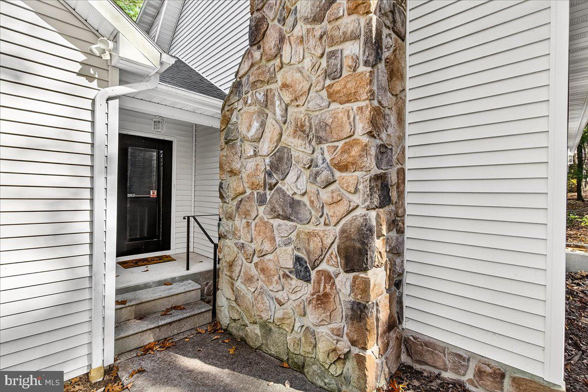 19 WHITE PINE DRIVE