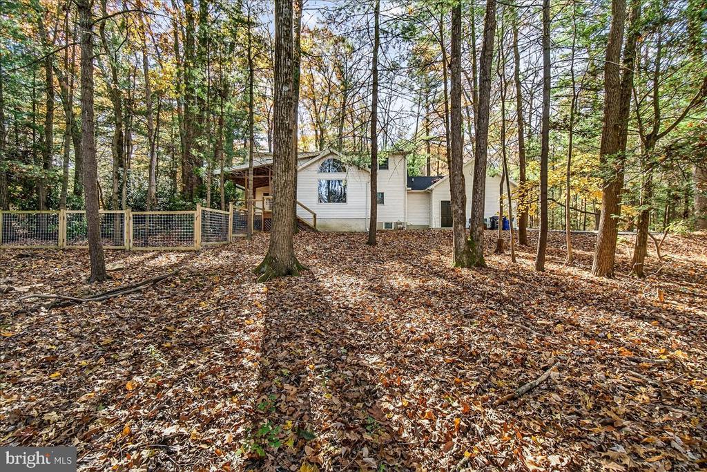 19 WHITE PINE DRIVE