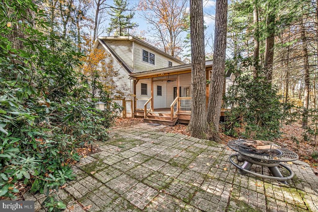 19 WHITE PINE DRIVE