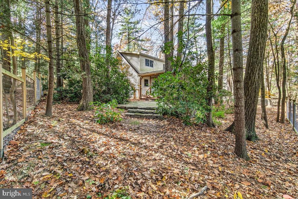 19 WHITE PINE DRIVE