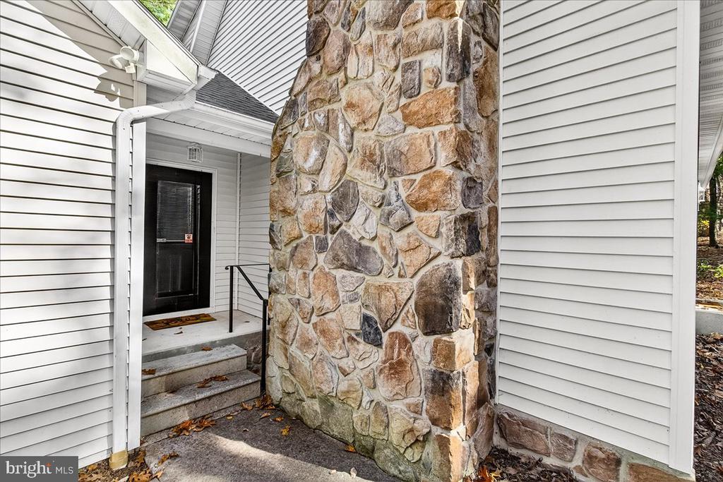 19 WHITE PINE DRIVE