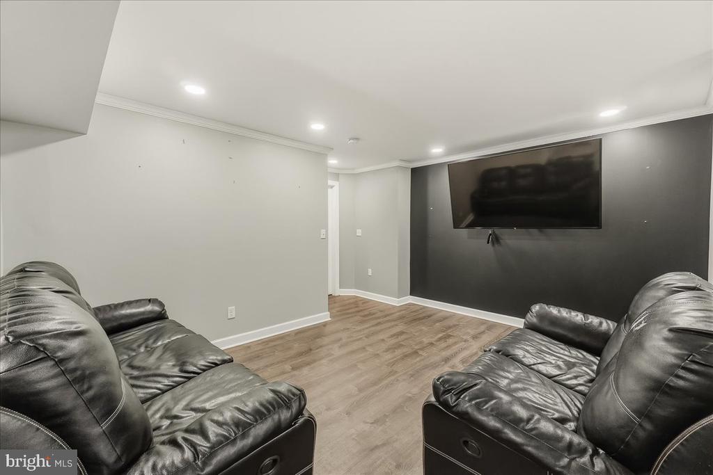 24 TYOAKA DRIVE