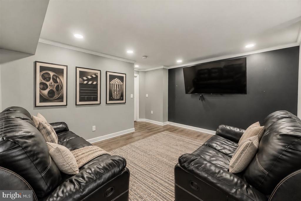 24 TYOAKA DRIVE