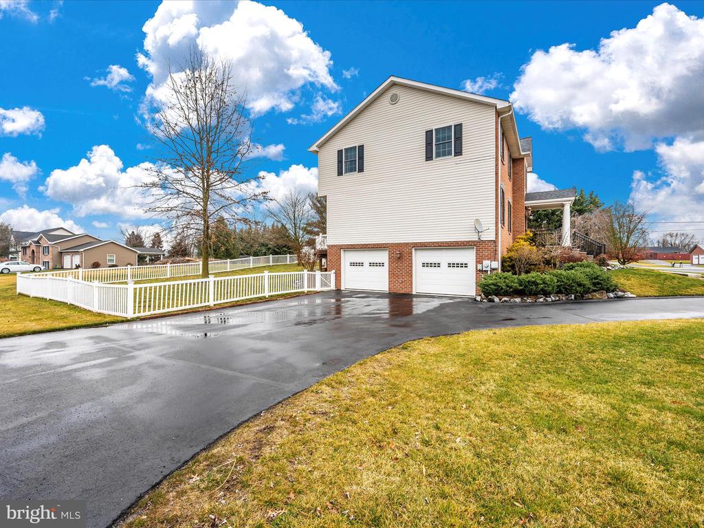 2205 Pikeside Dr