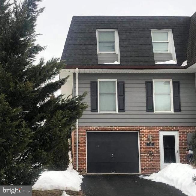140 Meadowcreek Drive S #3