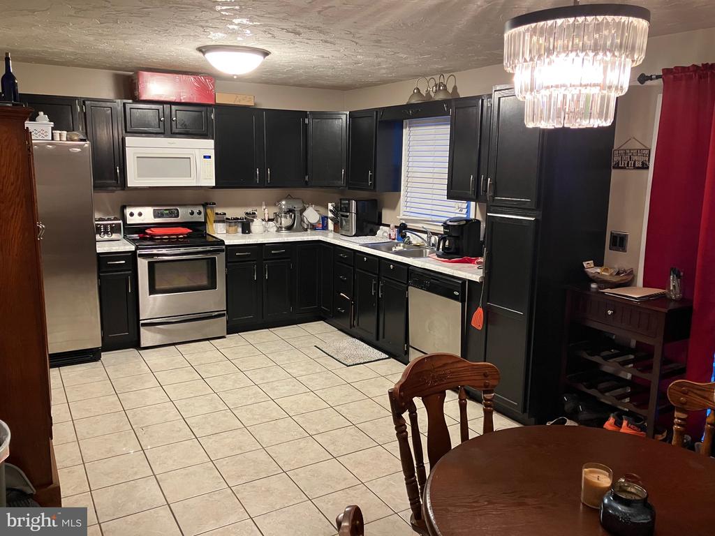 140 Meadowcreek Drive S #3