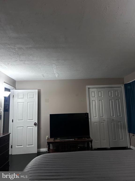140 Meadowcreek Drive S #3