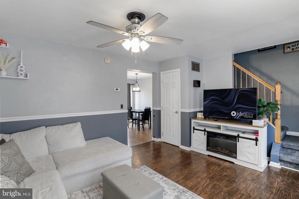 8779 KINGS ROAD