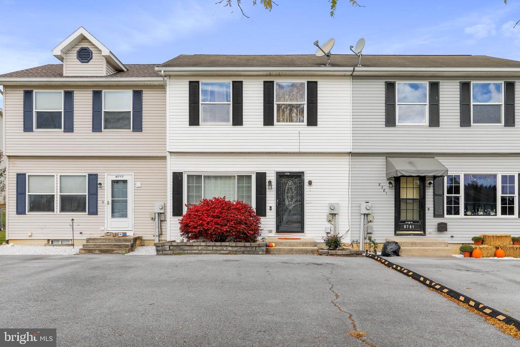 8779 KINGS ROAD