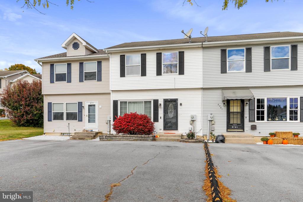 8779 KINGS ROAD
