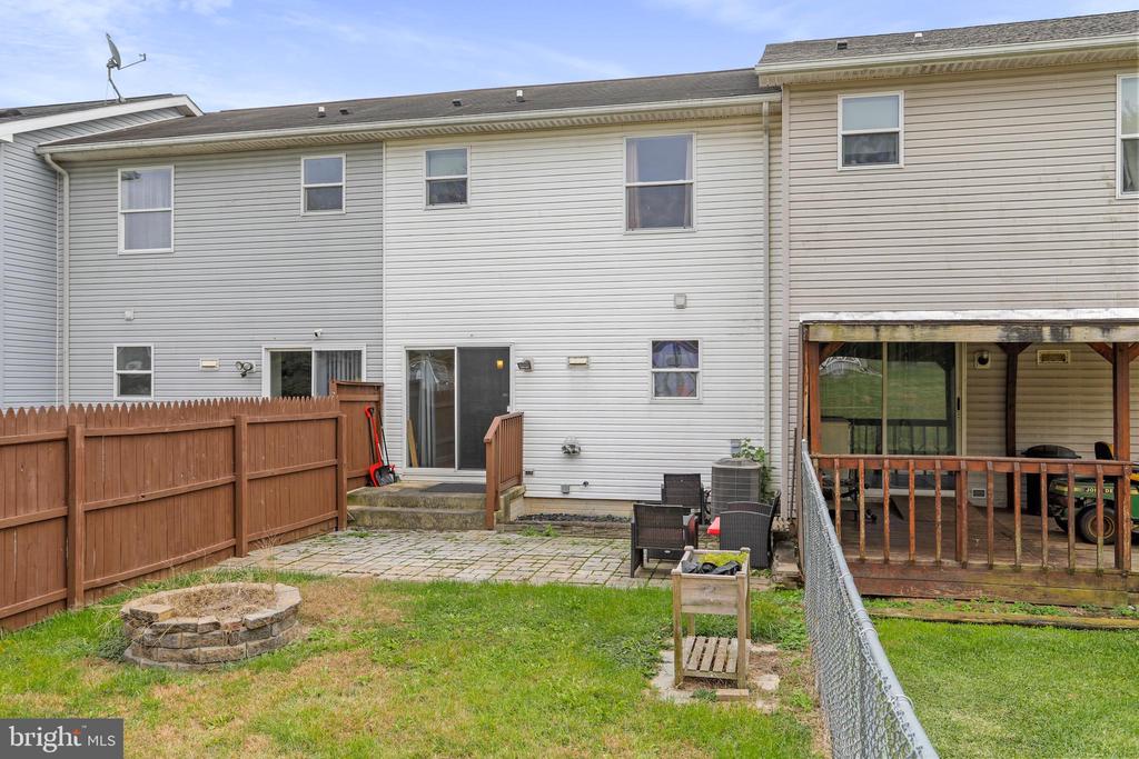 8779 KINGS ROAD
