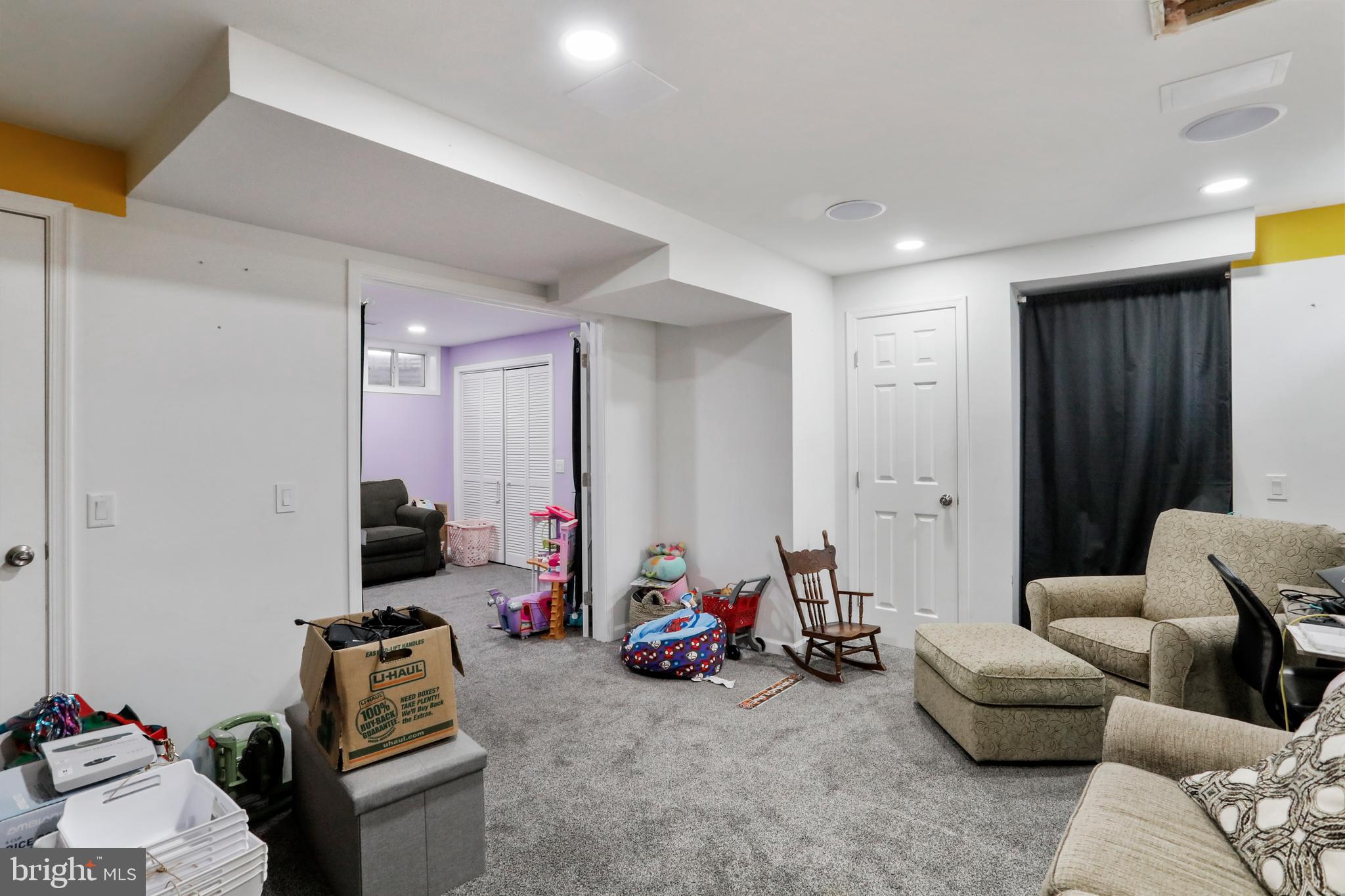 8779 KINGS ROAD