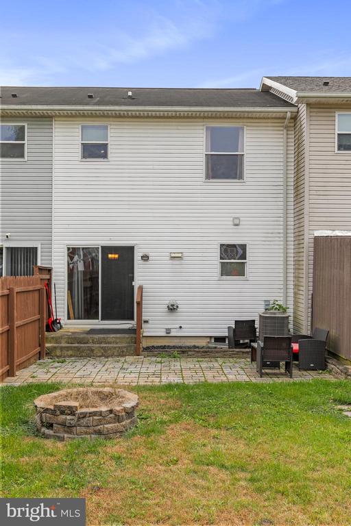 8779 KINGS ROAD