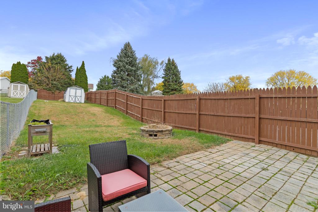 8779 KINGS ROAD