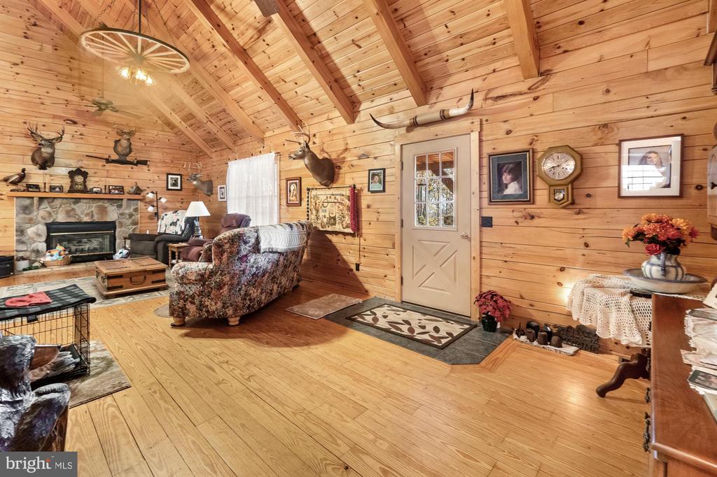 616 Mallard Run Ln