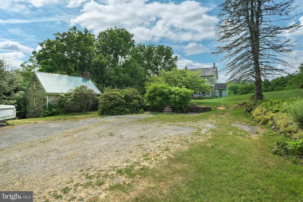2224 Valley Rd
