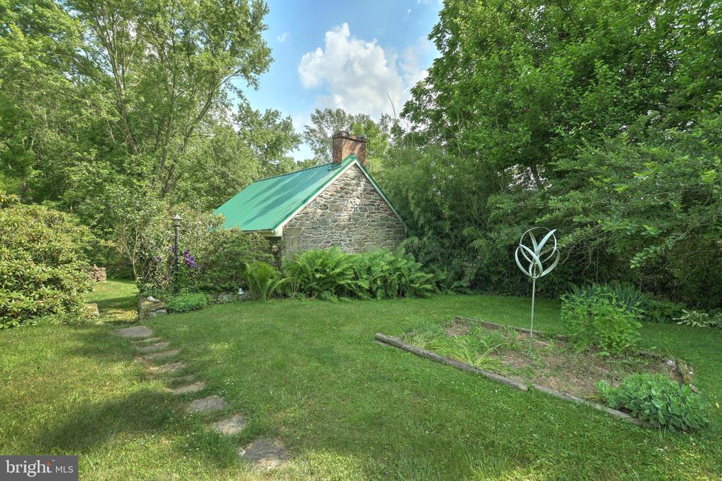 2224 Valley Rd