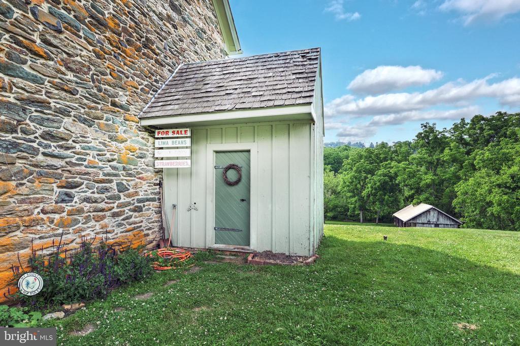2224 Valley Rd