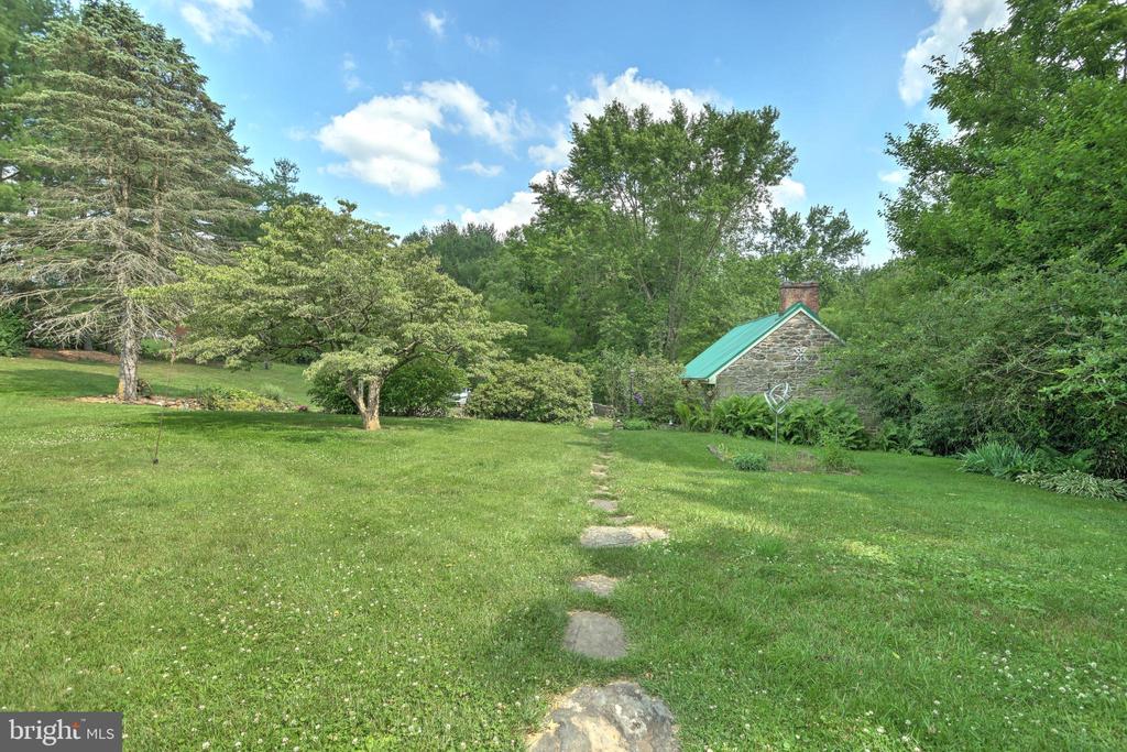 2224 Valley Rd