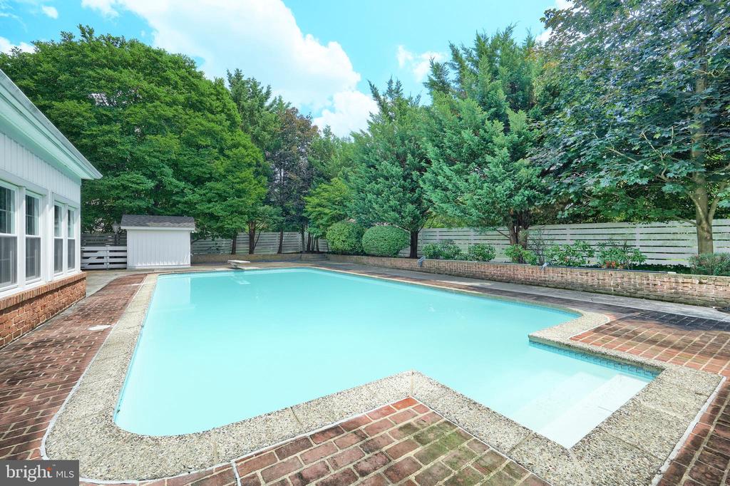 201 GRANT DRIVE