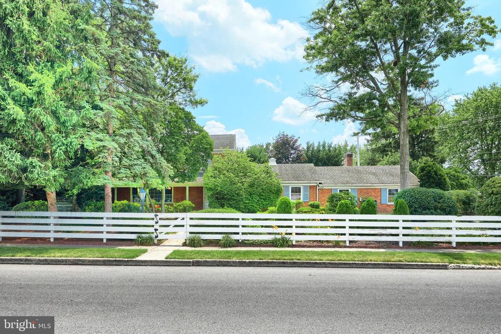 201 GRANT DRIVE