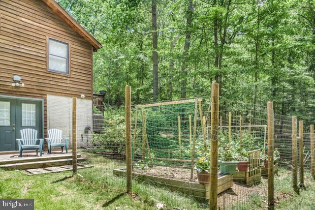 93 Slingshot Ln