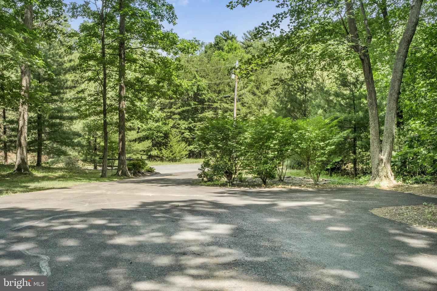 93 Slingshot Ln