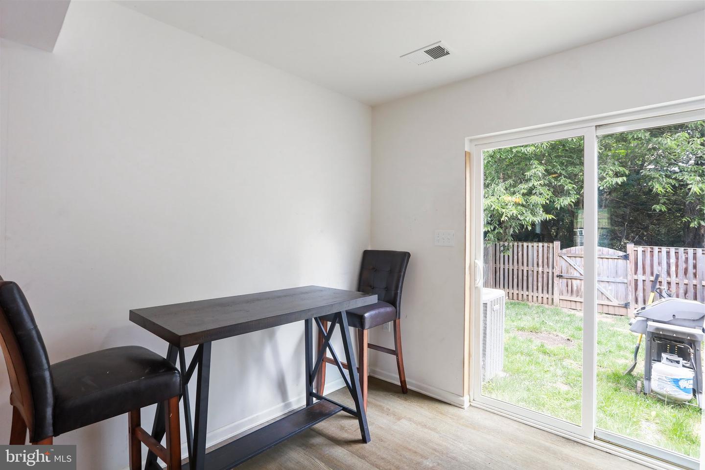 13 Darien Dr