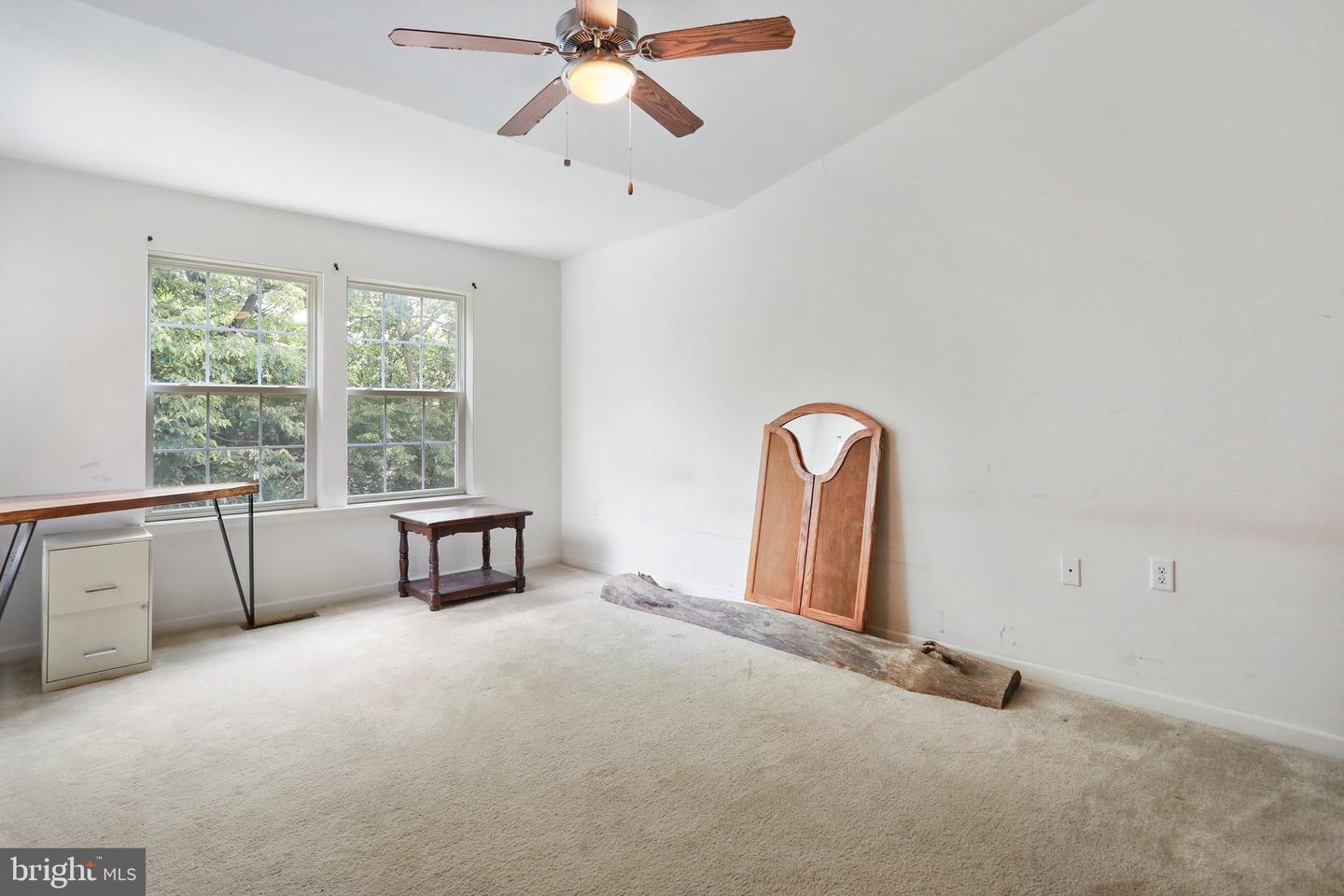 13 Darien Dr