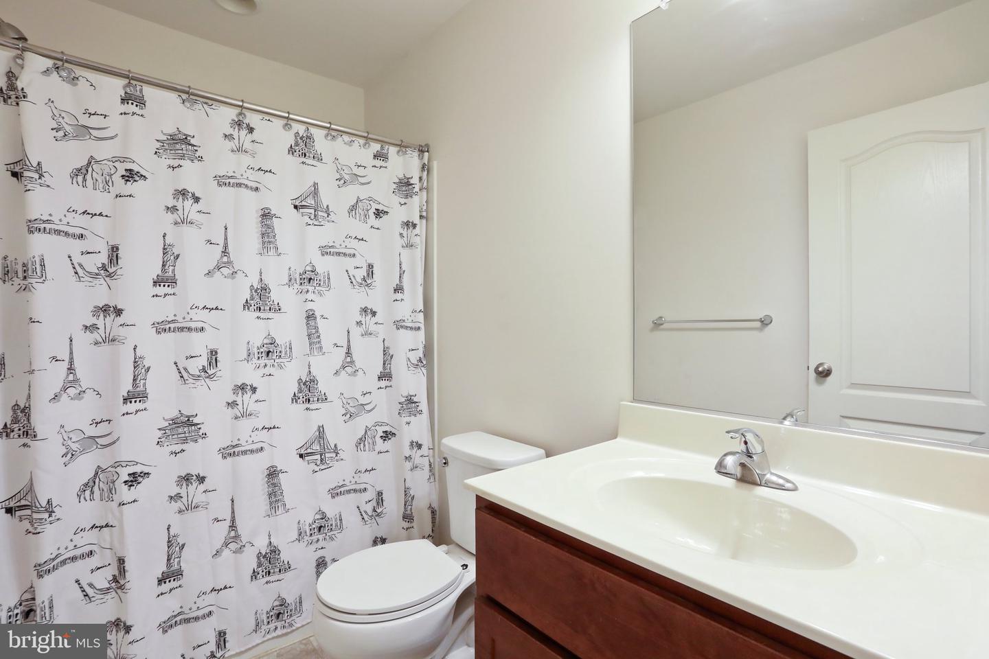 13 Darien Dr