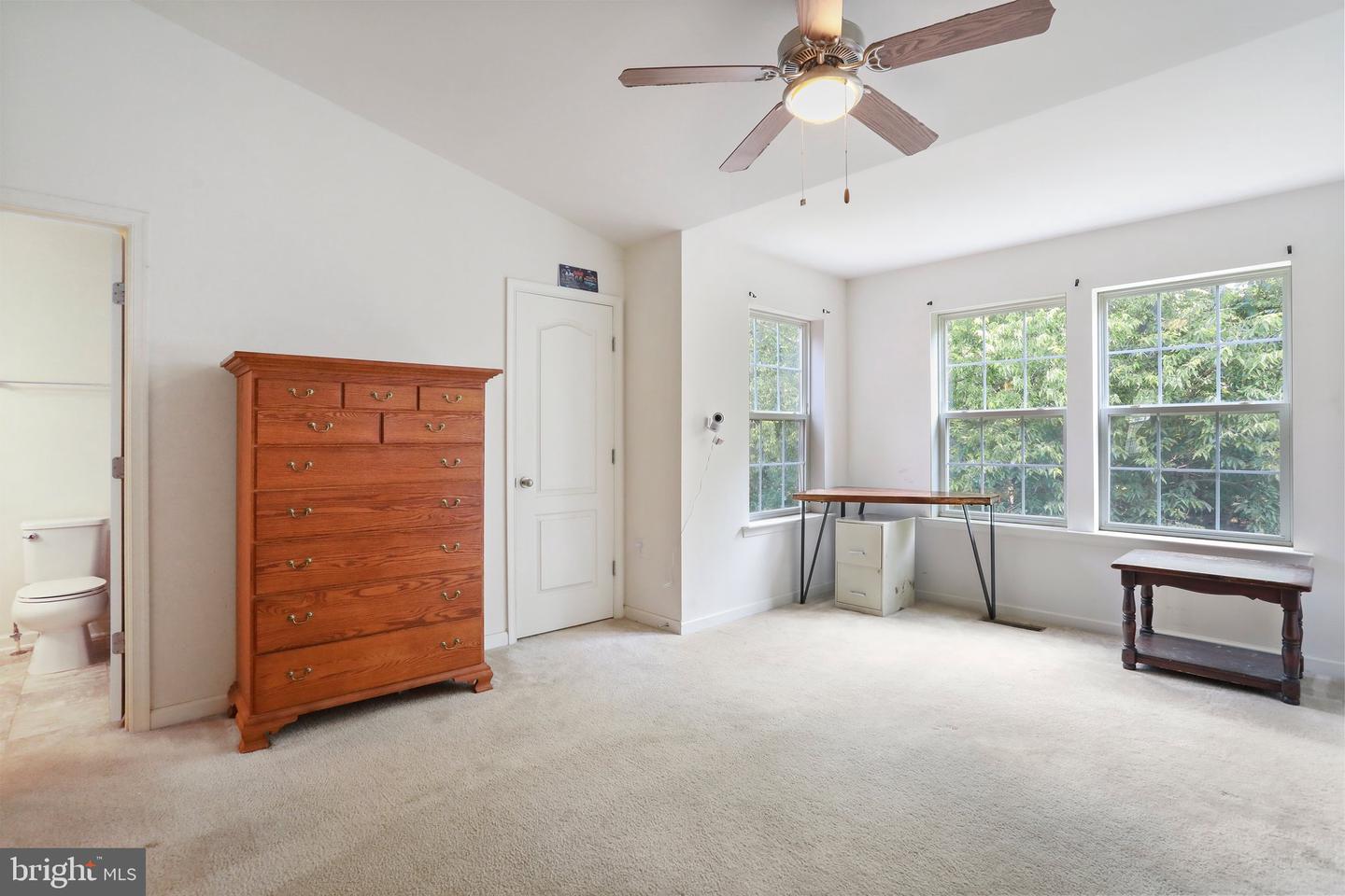 13 Darien Dr