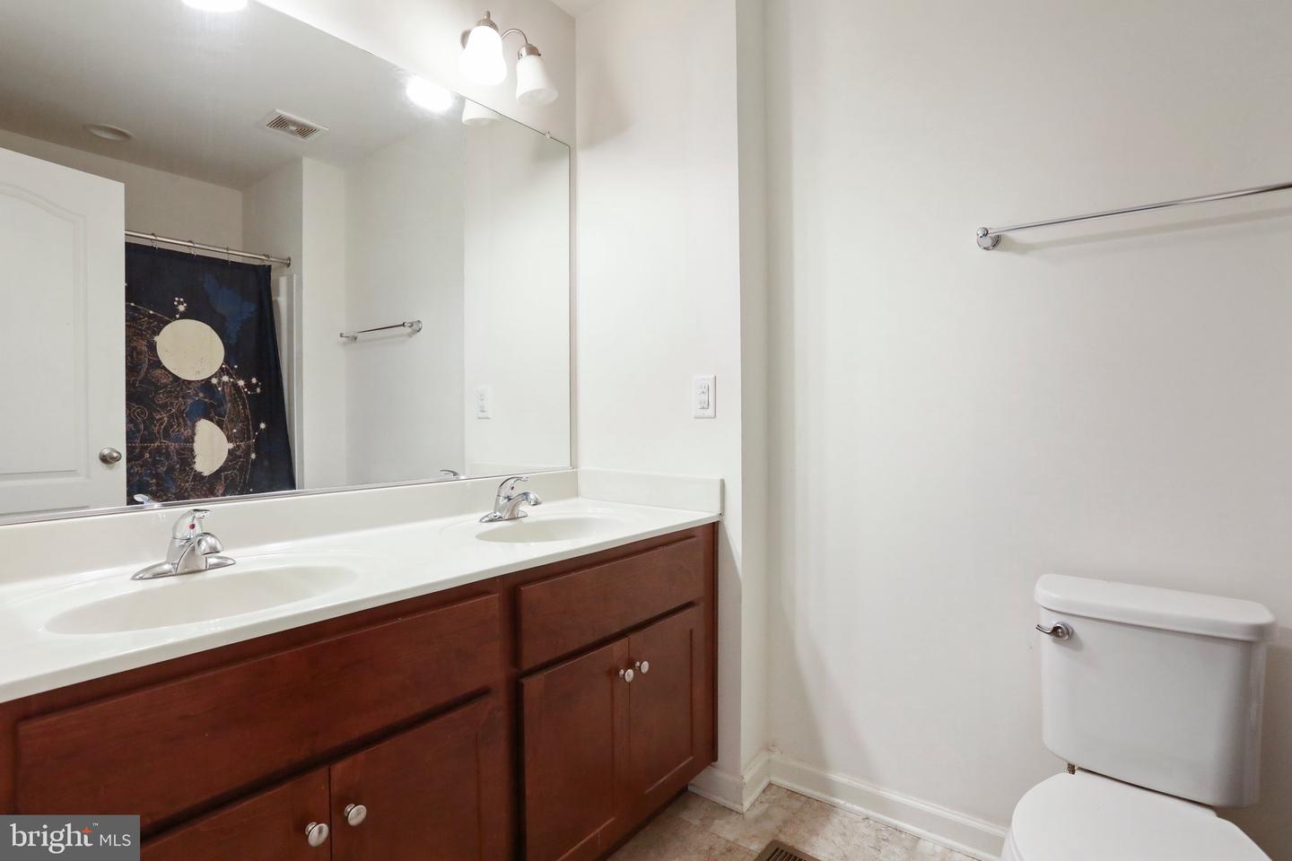 13 Darien Dr