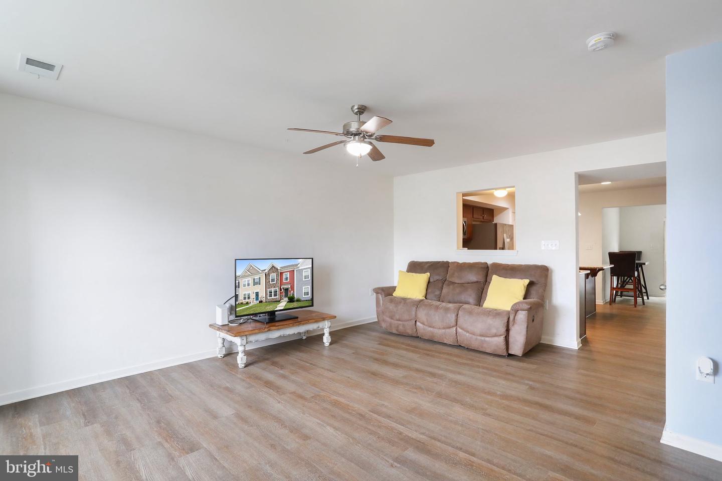 13 Darien Dr