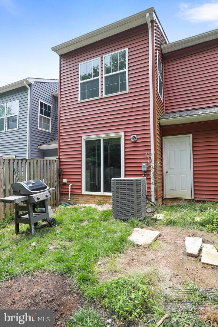13 Darien Dr