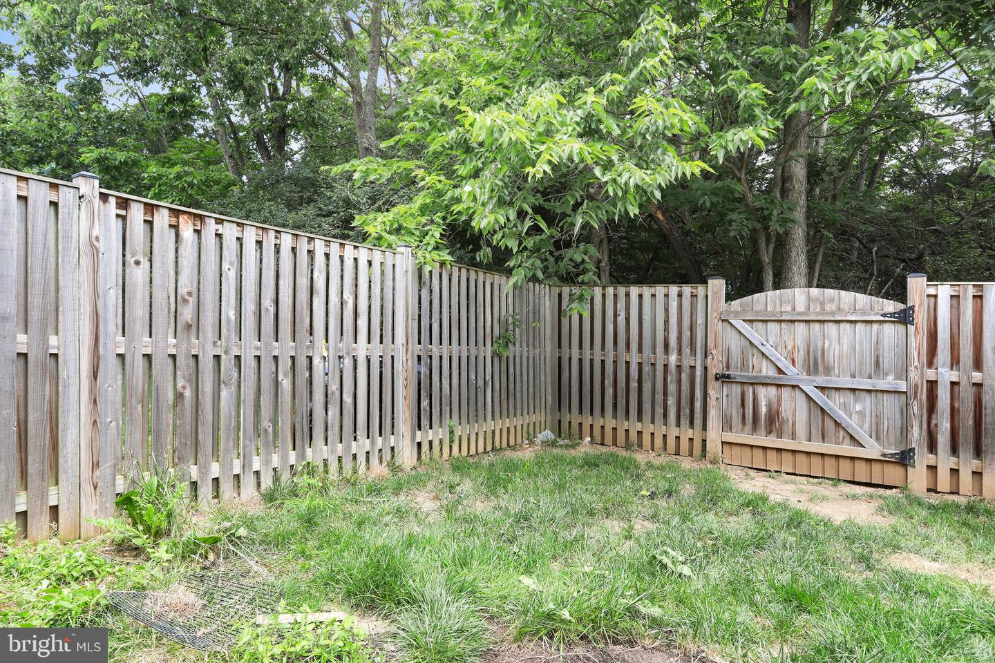 13 Darien Dr