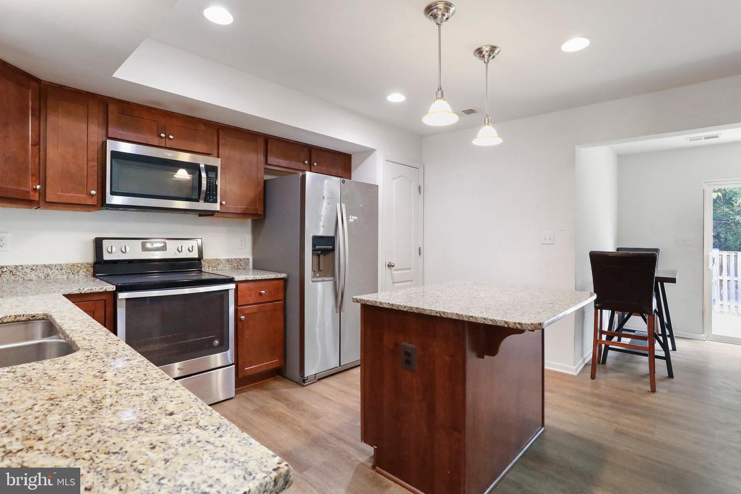 13 Darien Dr