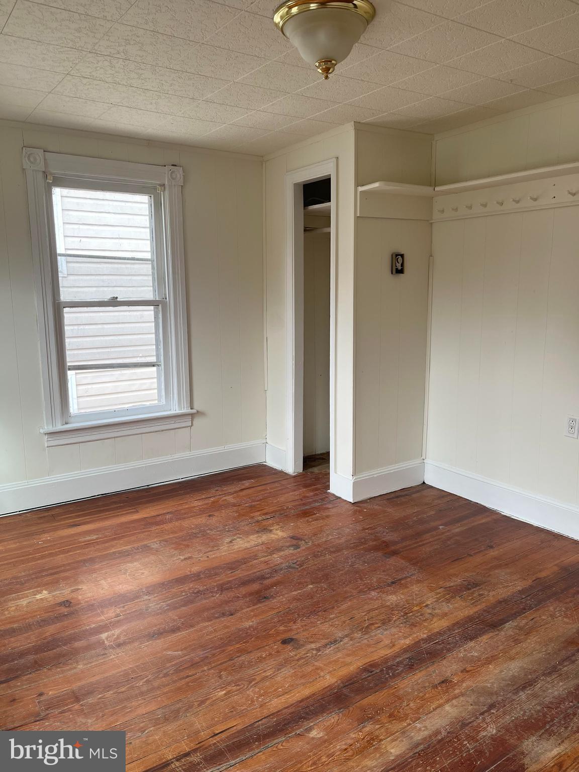 127 E South