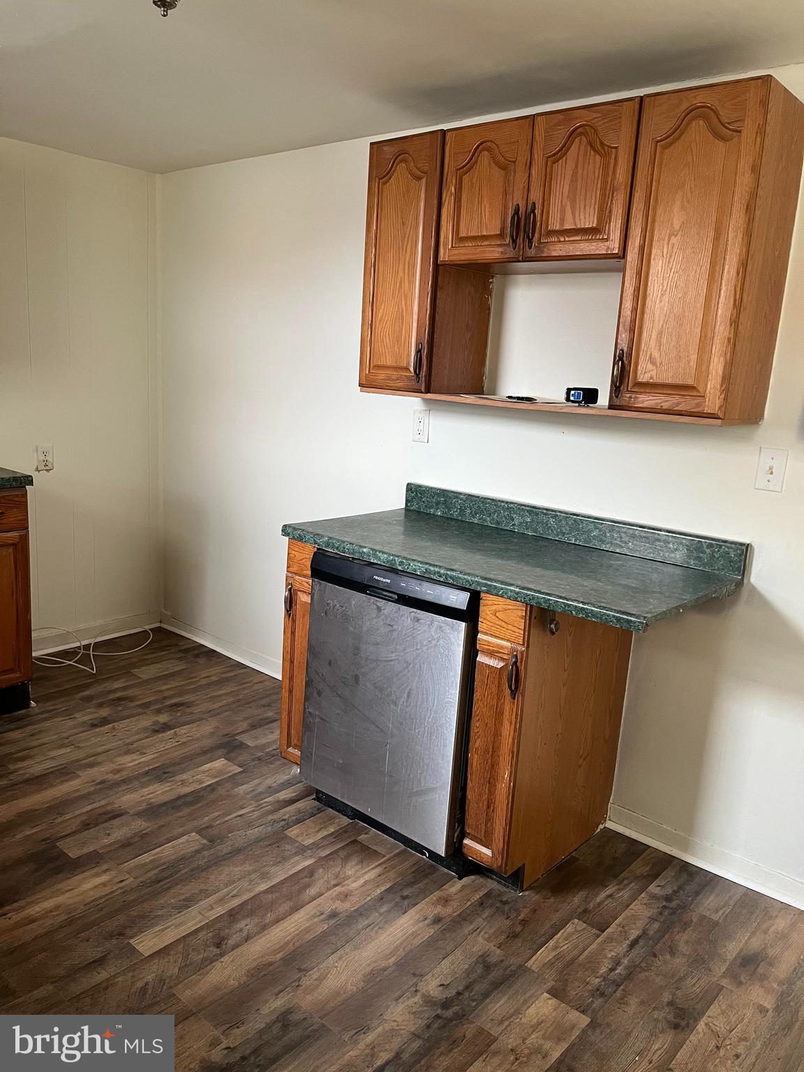 127 E South