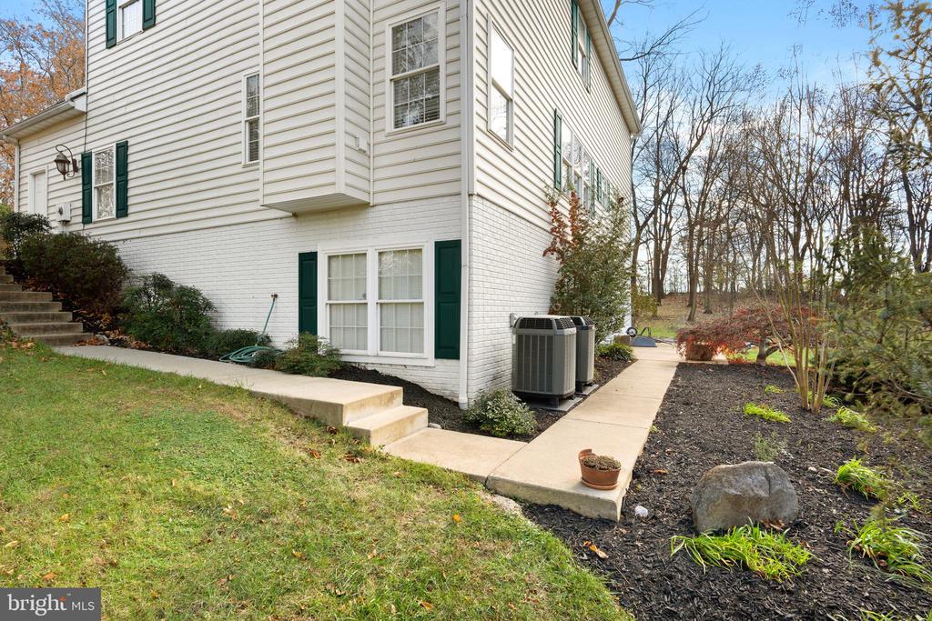 238 BEAUTIFUL COURT
